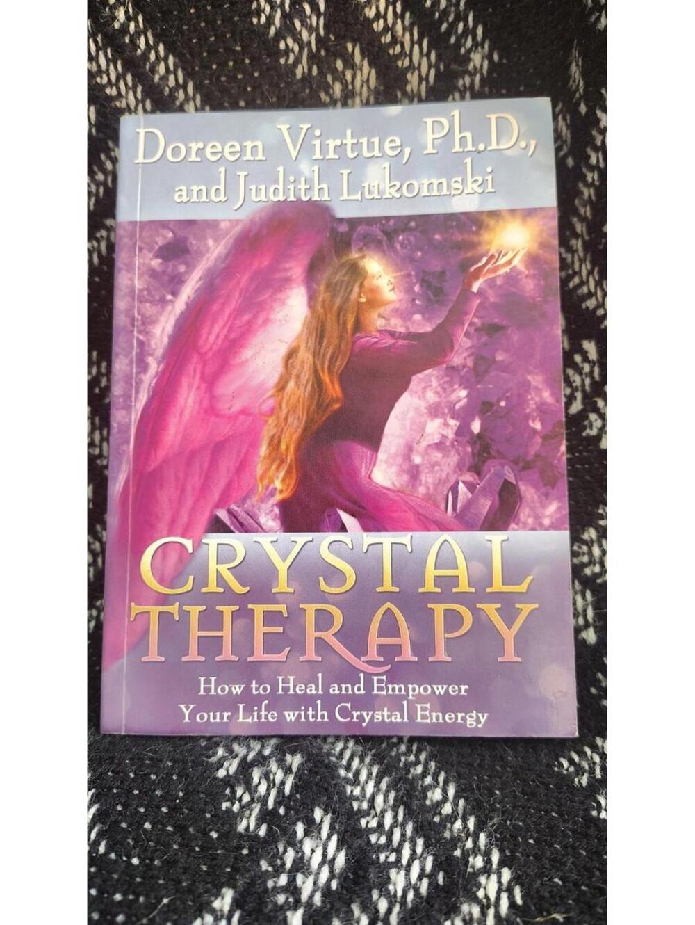 Crystal Therapy by Doreen Virtue & Judith Lukomski (2005, Hay House) – 9th Print